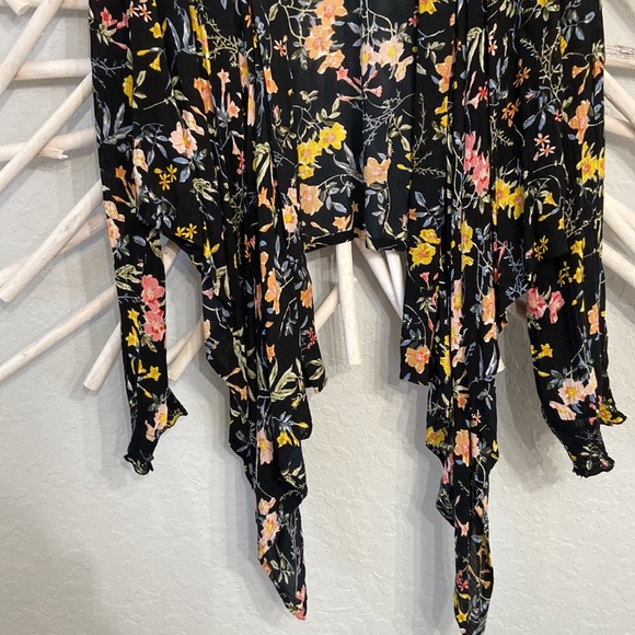 Patrons of Peace Floral Open Front Cardigan - Picture 3 of 8